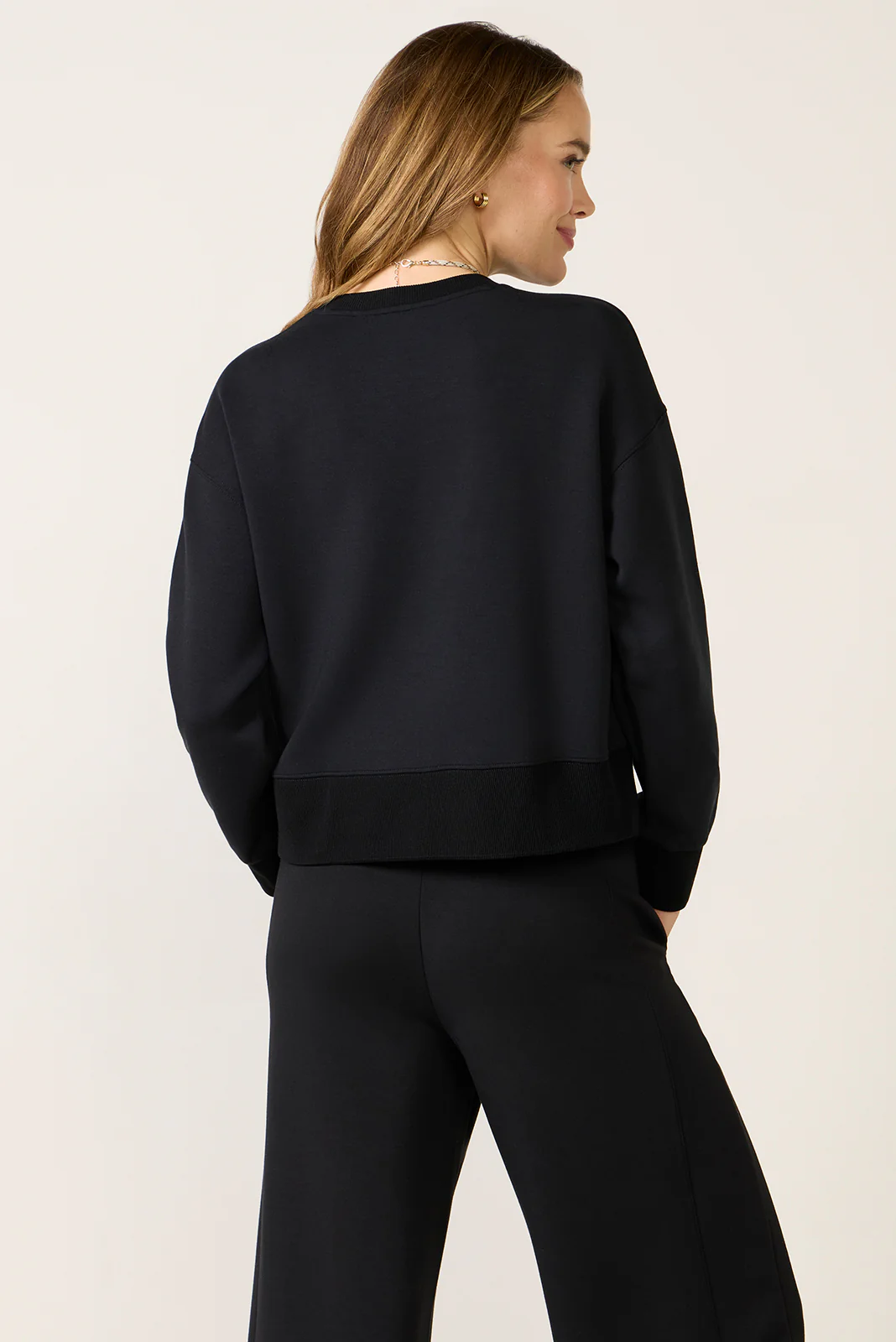AirEssentials Luxe Crew Top - Image 5